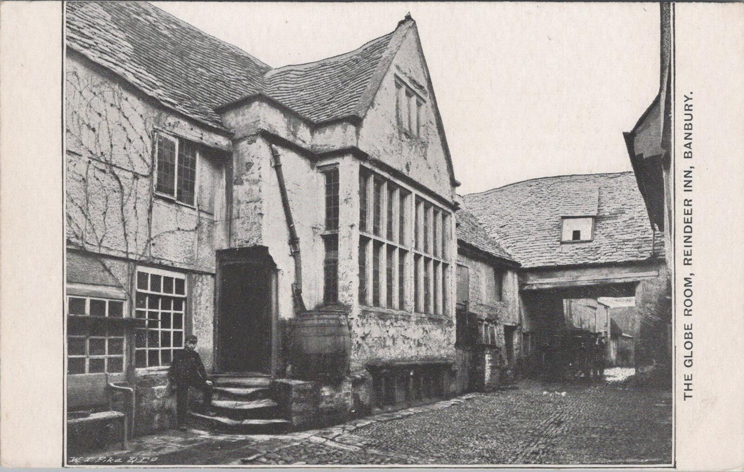 Oxfordshire Postcard: The Globe Room, Reindeer Inn Courtyard, Banbury XT1818