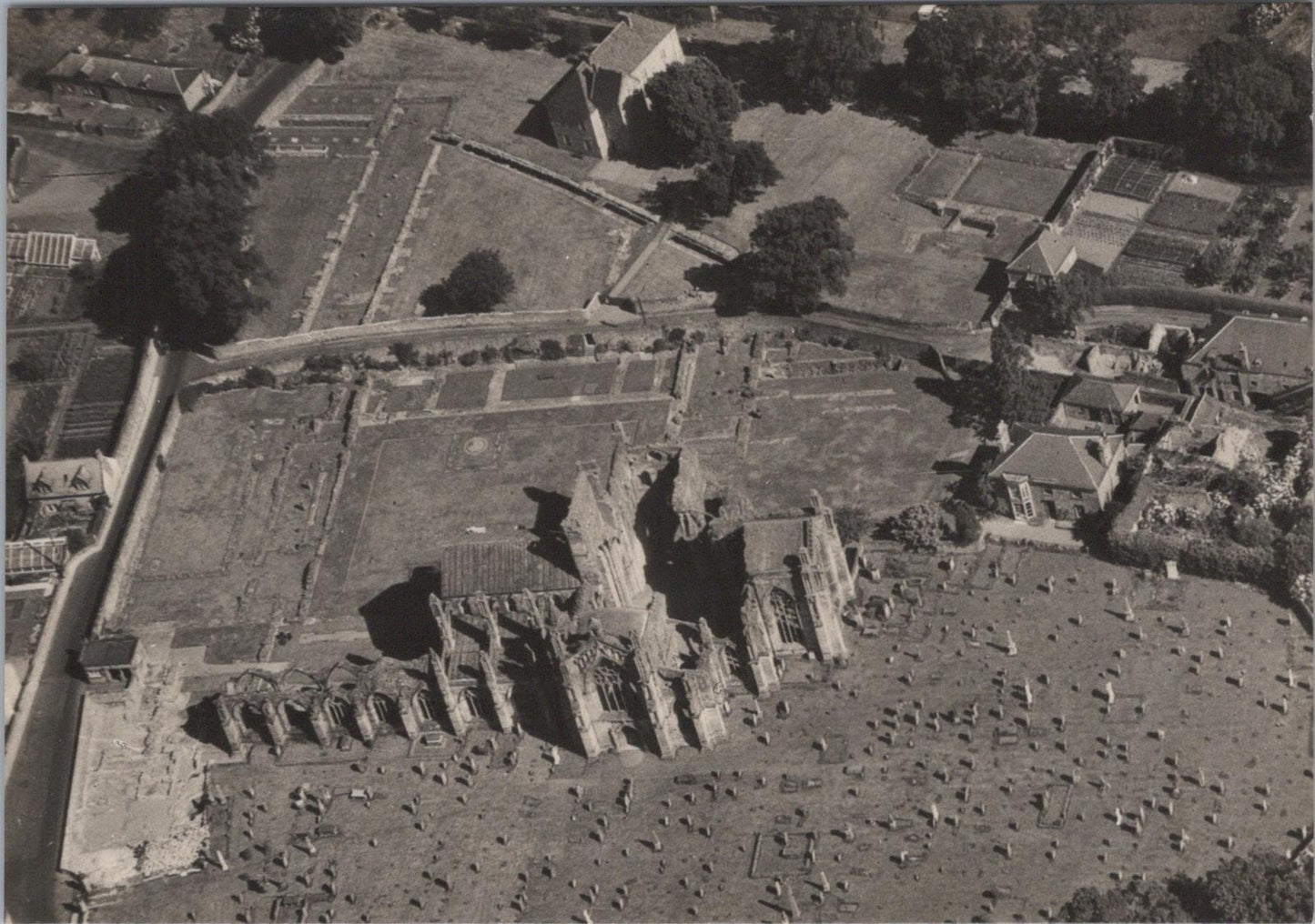Scotland Postcard - Aerial View of Melrose Abbey, Roxburghshire RR23343