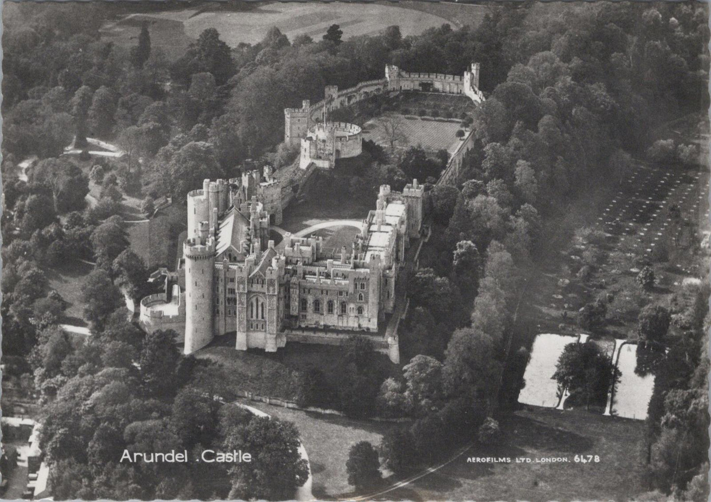 Sussex Postcard - Aerial View of Arundel Castle  RR23362