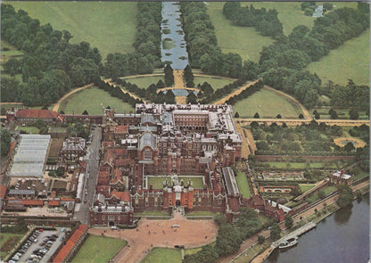 Middlesex Postcard - Aerial View of Hampton Court Palace   RR23377