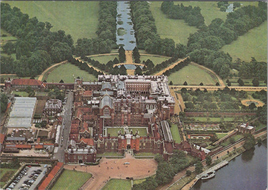 Middlesex Postcard - Aerial View of Hampton Court Palace   RR23377