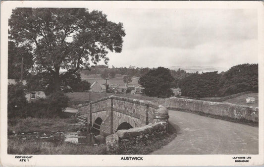 Yorkshire Postcard: Austwick Stone Bridge Craven Dales Lilywhite RPPC XT2517