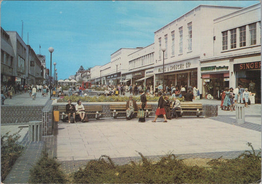 Hampshire Postcard: Southampton Shopping Precinct Street View 1970s  XT3274