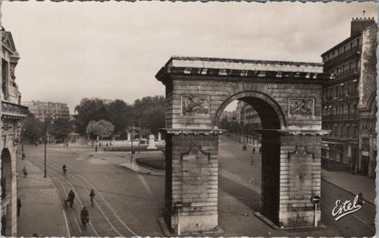 France Postcard: Dijon Porte Guillaume Triumphal Arch Place Darcy 1950s XT3097