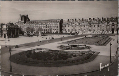 France Postcard: Paris Place du Carrousel Arc de Triomphe Louvre 1950s XT3109