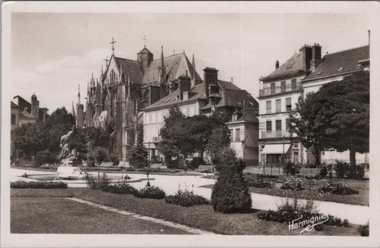 France Postcard: Troyes Jardin de la Prefecture Eglise Saint-Urbain 1950s XT3119