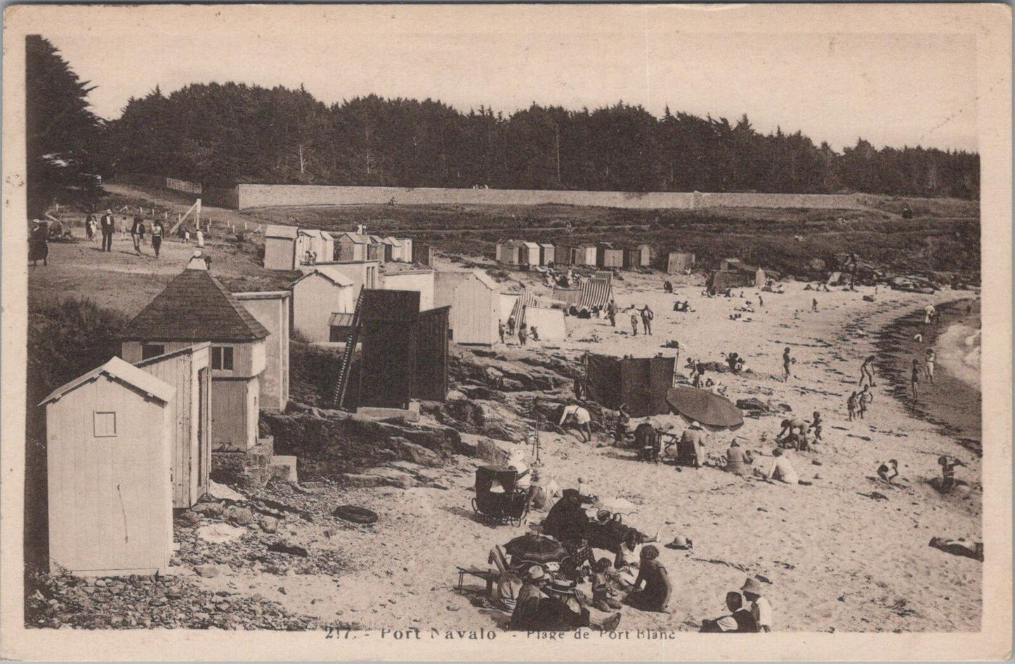 France Postcard: Port Navalo Plage de Port Blanc Beach Cabins 1937 XT3124