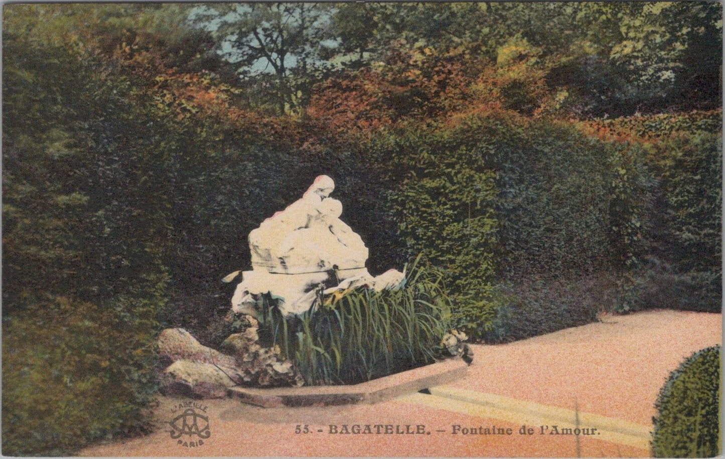 France Postcard: Paris Parc Bagatelle Fontaine de l'Amour 1920s XT3125