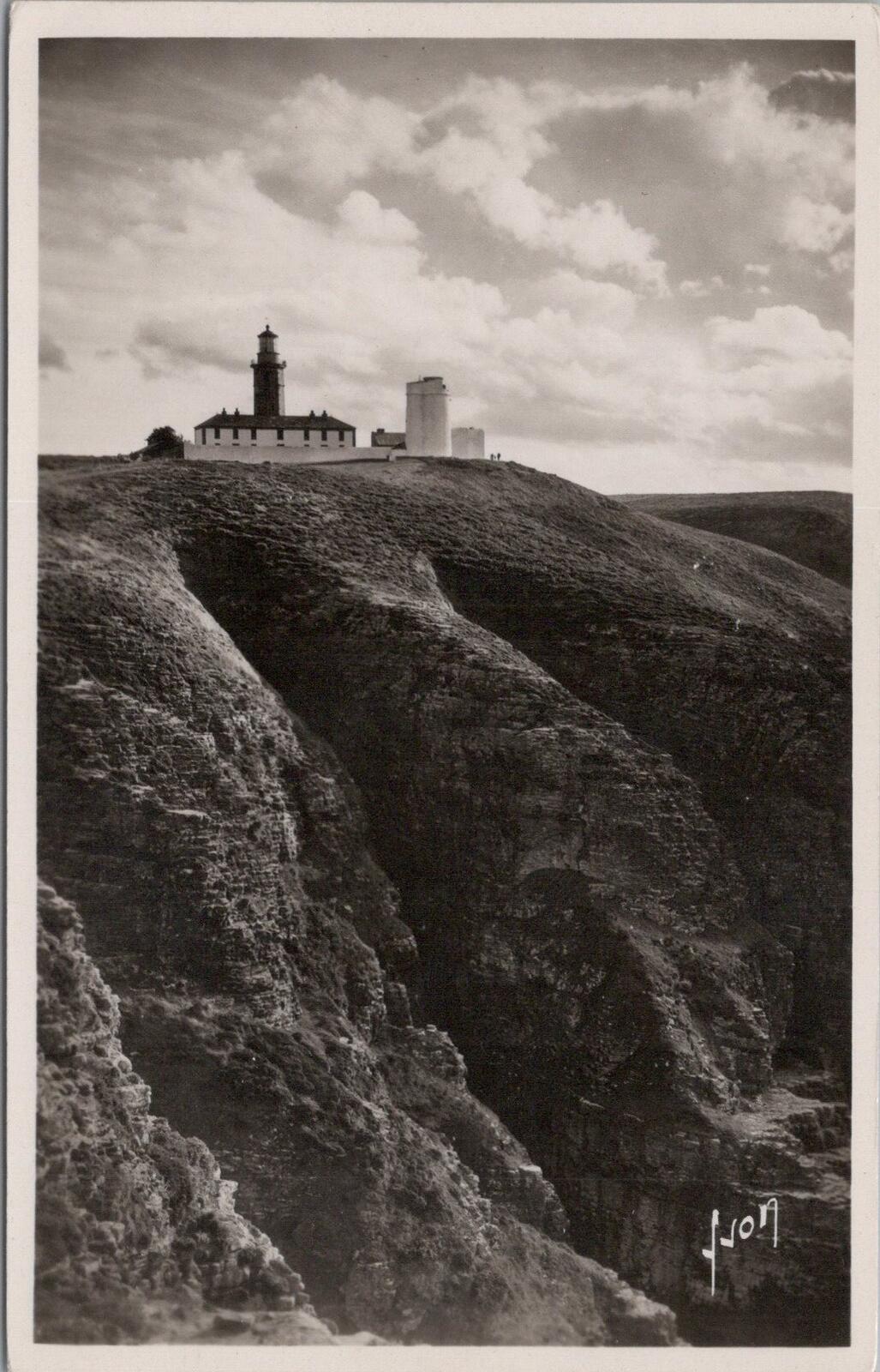 France Postcard:Cap Frehel Le Phare Lighthouse Cliffs Brittany RPPC 1930s XT3130