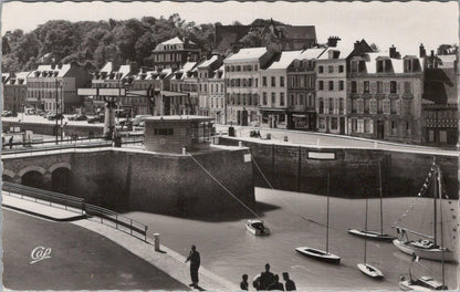 France Postcard: Saint-Valery-en-Caux Drawbridge Quayside Harbour Boats XT3349