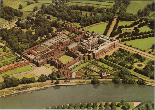 Middlesex Postcard - Aerial View of Hampton Court Palace   RR23242