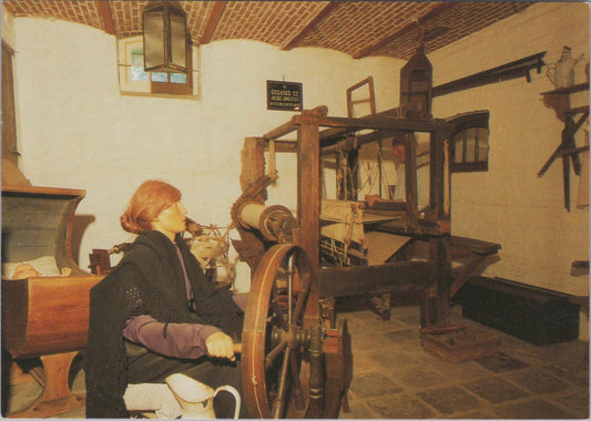 Belgium Postcard - Weaving, Nationaal Vlasmuseum, Kortrijk   RR23292