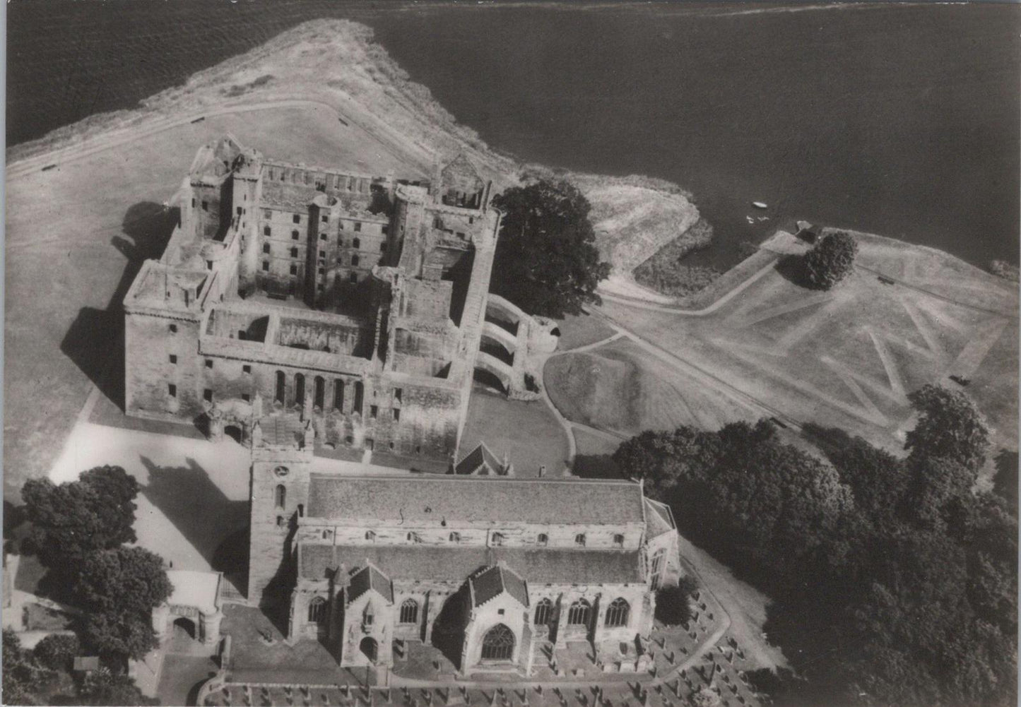 Scotland Postcard - Aerial View of Linlithgow Palace, West Lothian  RR23310