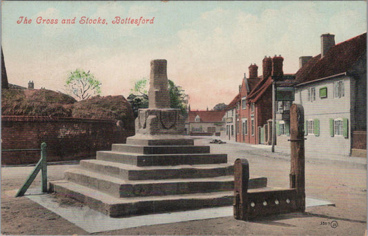 Leicestershire Postcard - The Cross and Stocks, Bottesford  XT572