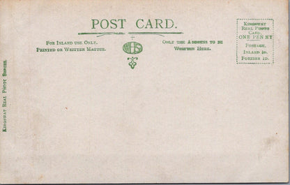 Isle of Wight Postcard - Carisbrooke Village    XT587