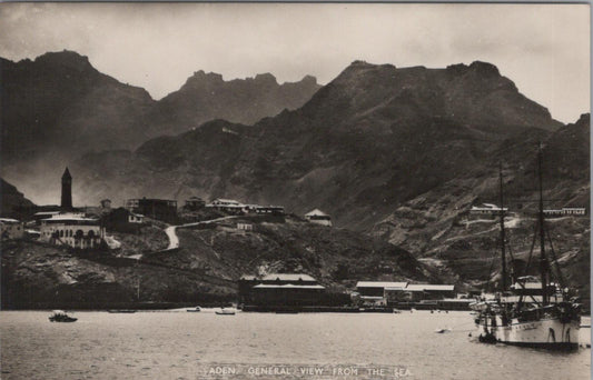Yemen Postcard - Steamer Point (now known as Tawahi) in Aden  XT589