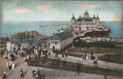 Norfolk Postcard: Britannia Pier Great Yarmouth Pavilion Gardens XT3137