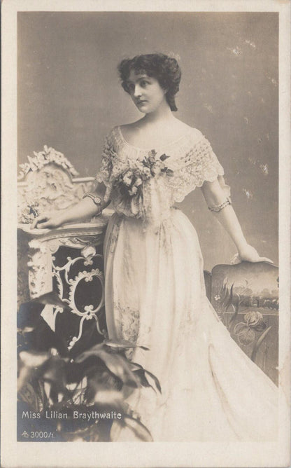 Miss Lilian Braithwaite Edwardian Stage Actress Real Photo Postcard XT3315