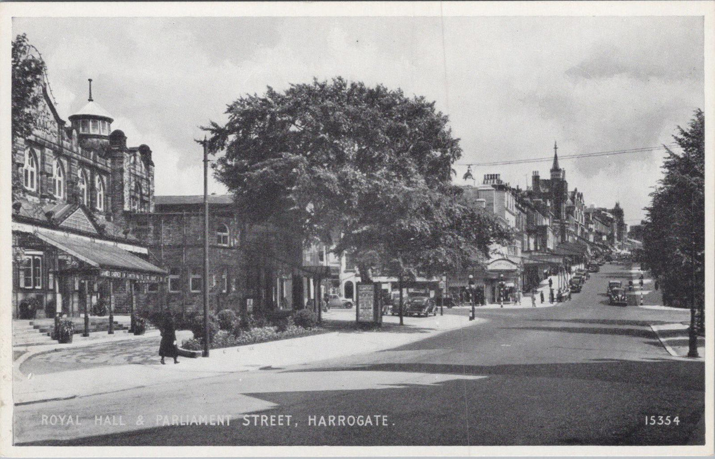 Yorkshire Postcard: Royal Hall & Parliament Street Harrogate  XT1469