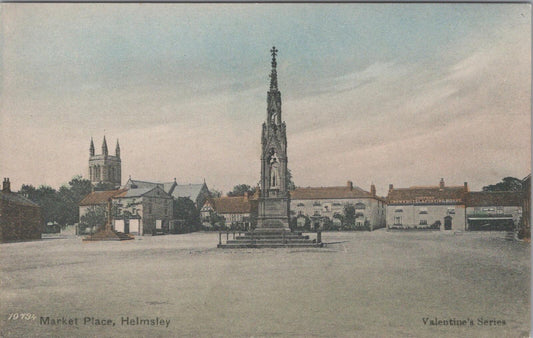 Yorkshire Postcard: Helmsley Market Place Feversham Monument 1900s Litho XT2956
