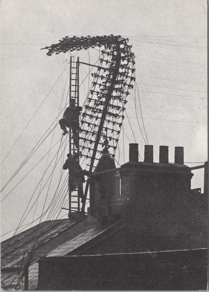 London Postcard: British Telecom Linemen Storm Damage Roof Top Chrome XT2804