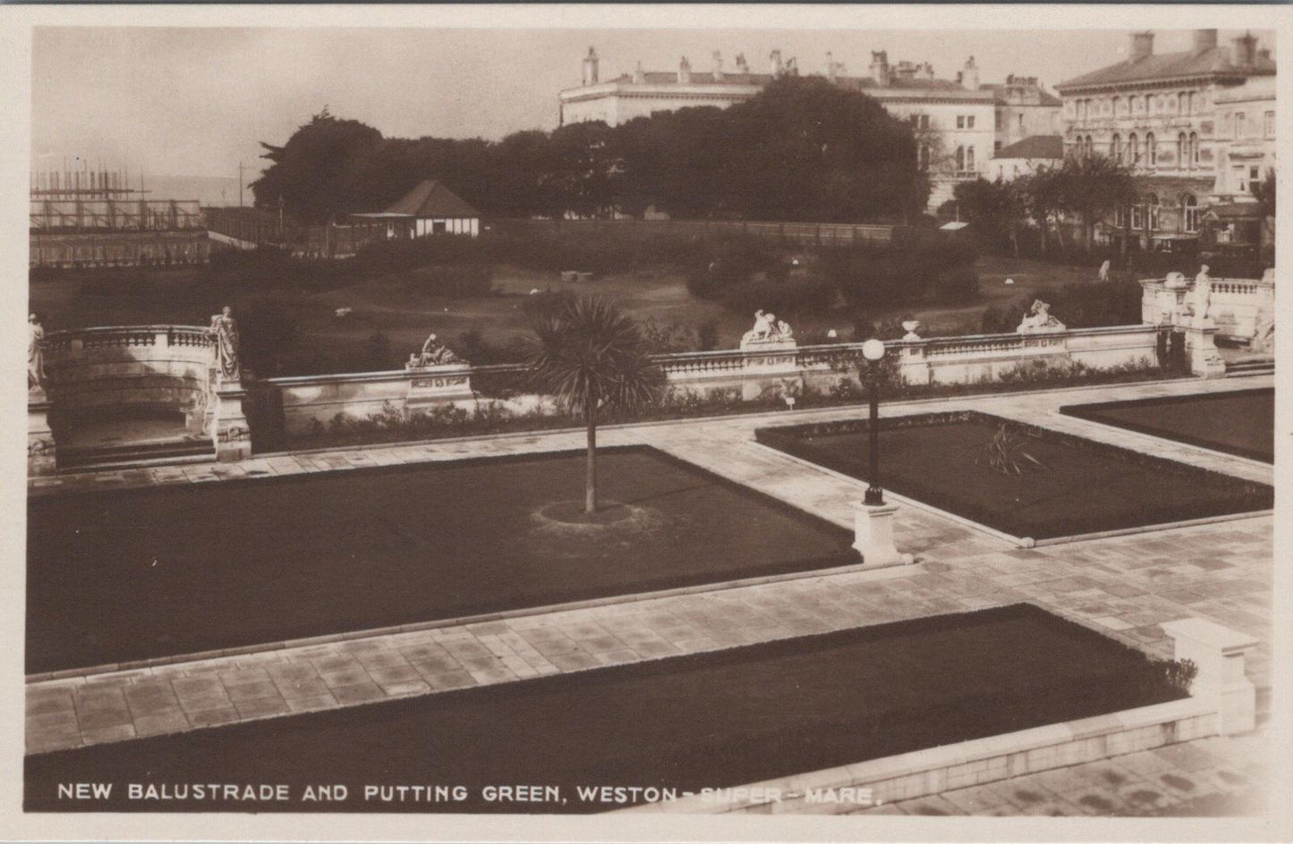 Somerset Postcard - New Balustrade and Putting Green, Weston-Super-Mare   XT621