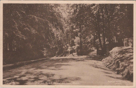 Gloucestershire Postcard - Station Road in Stow-on-the-Wold  XT650