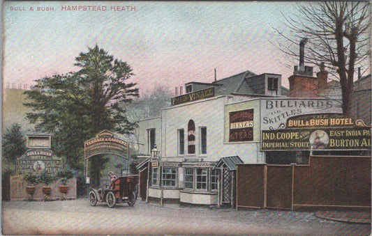 London Postcard - Bull & Bush Hotel, Hampstead, Camden  XT753