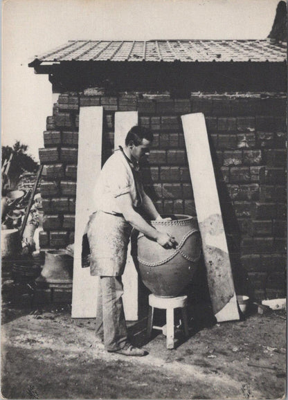 France Postcard - The Life of the Potter in the Beauvaisis  XT1173