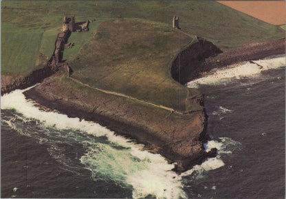 Northumberland Postcard -Aerial View of Dunstanburgh Castle,Tyne and Wear XT1223