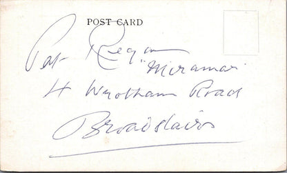 Pat Regans Putting Green Broadstairs Leisure Kent England Postcard XT2347