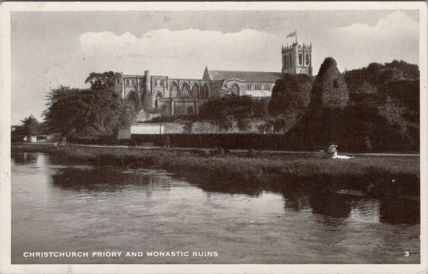 Dorset Postcard Christchurch Priory and Monastic Ruins River Avon 1950s XT2358