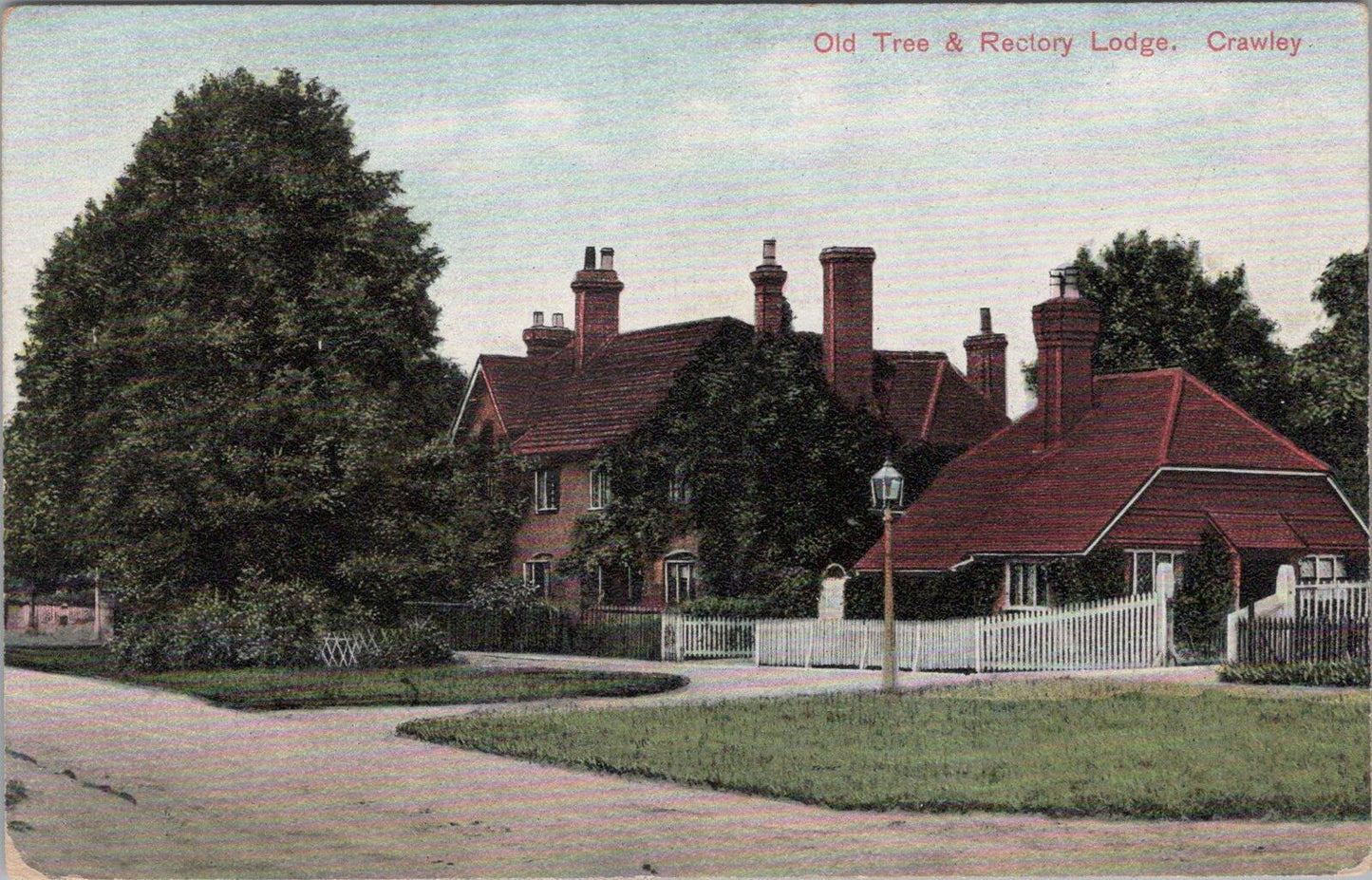 West Sussex Postcard Crawley Old Tree And Rectory Lodge Historic Village XT2365
