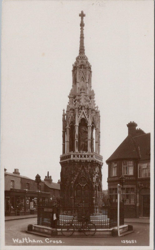 Hertfordshire Postcard Waltham Cross Eleanor Cross Historic Monument XT2370