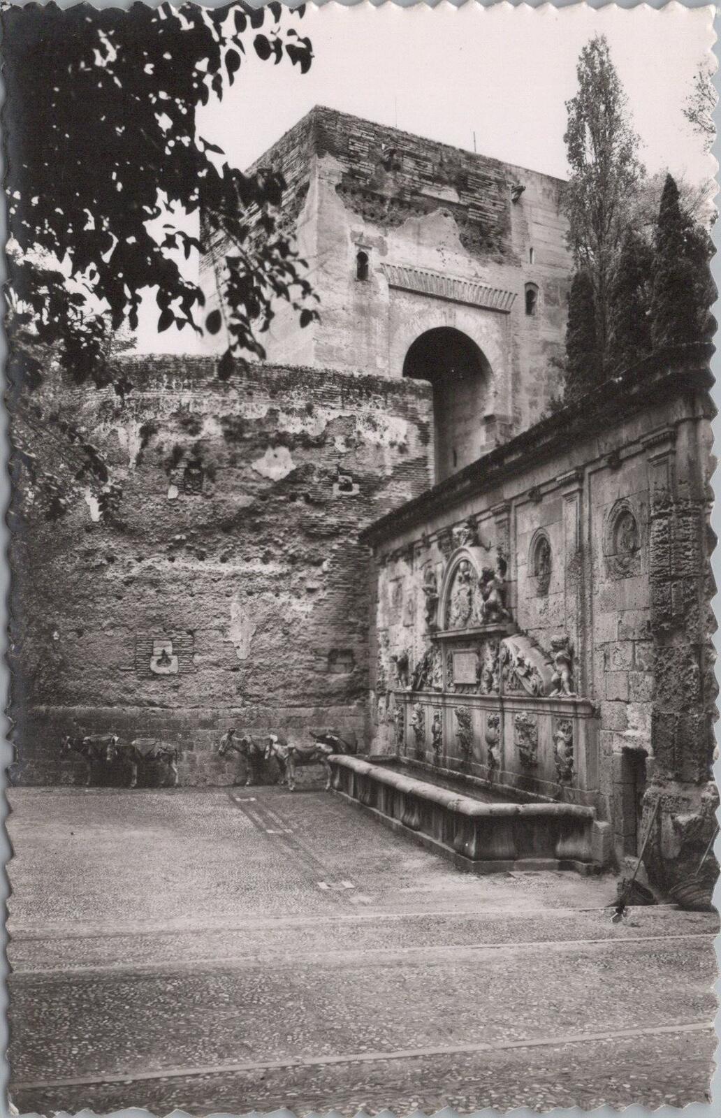 Spain Postcard: Granada Alhambra Puerta de la Justicia Pillar Carlos V - XT2835