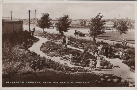 Hampshire Postcard: Ornamental Gardens Naval War Memorial Southsea 1930s  XT2873