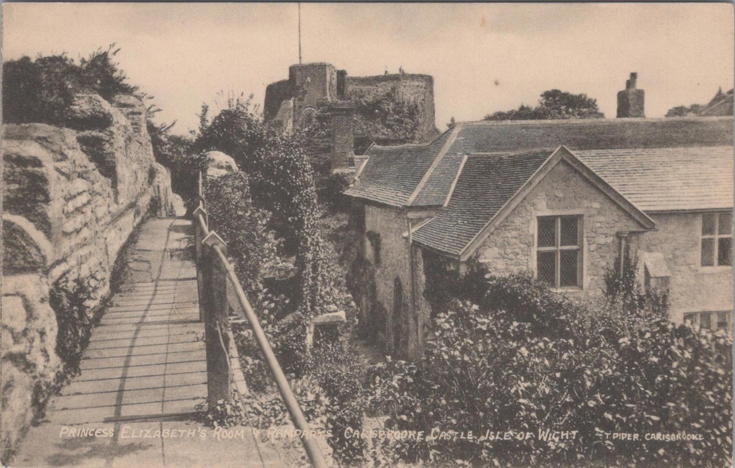 Isle of Wight Postcard - Princess Elizabeth's Room, Carisbrooke Castle XT1336