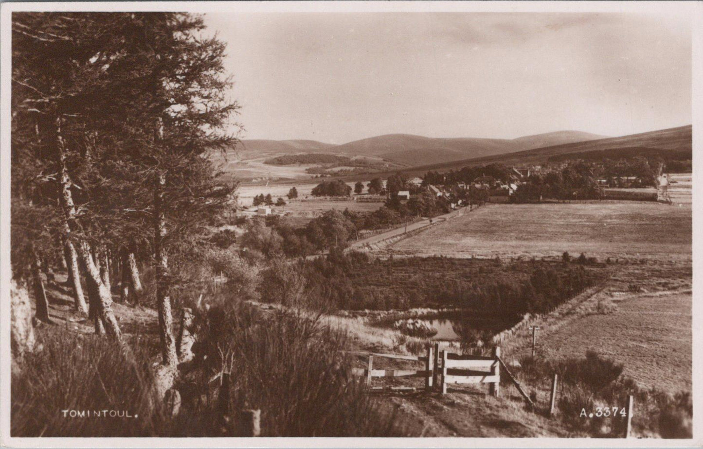 Scotland Postcard - Tomintoul, Banffshire (now part of Moray)  XT1355