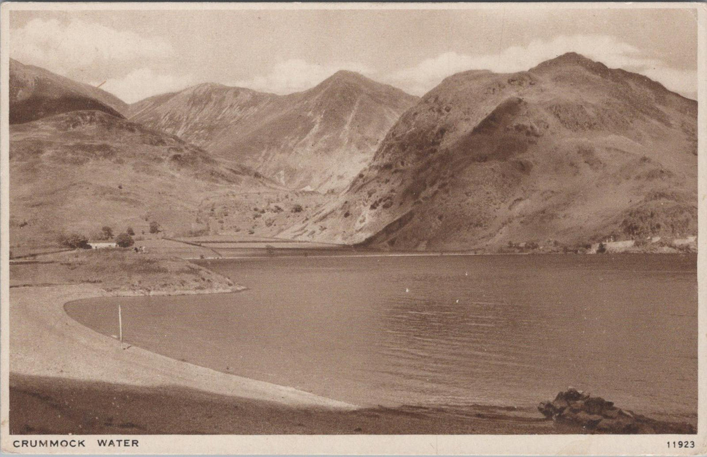 Cumbria Postcard - Crummock Water in the Lake District  XT1377