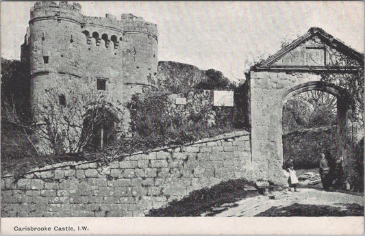 Isle of Wight Postcard: Carisbrooke Castle, Gatehouse & Barbican View XT1435