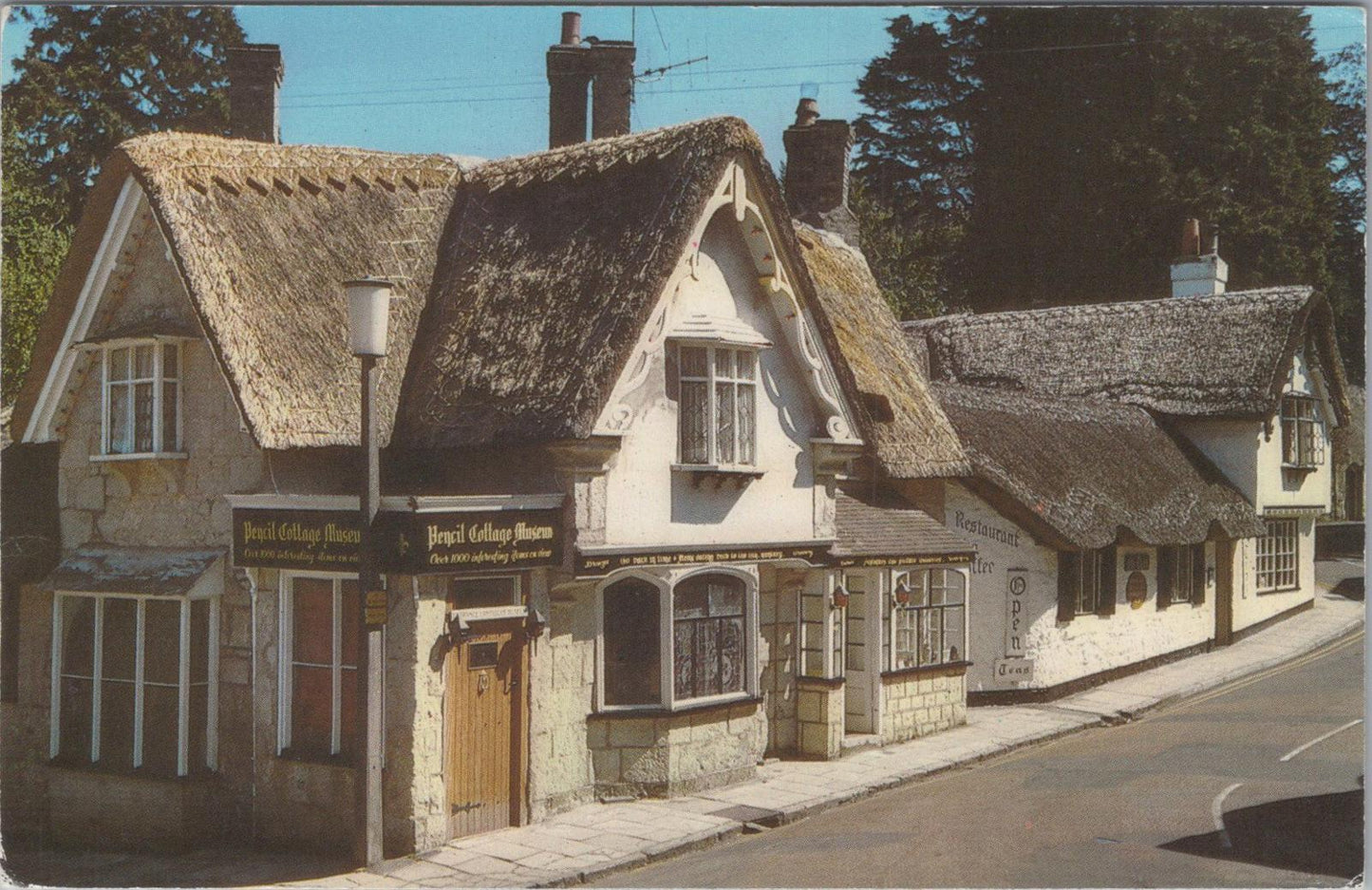 Isle of Wight Postcard: Pencil Cottage & Old Thatch, Shanklin Old Village XT1450