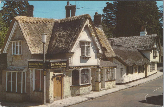 Isle of Wight Postcard: Pencil Cottage & Old Thatch, Shanklin Old Village XT1450