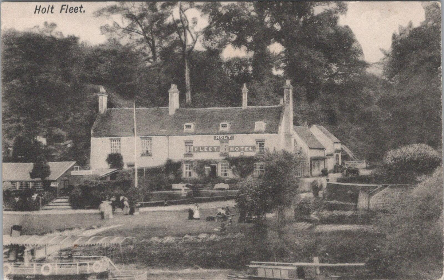 Worcestershire Postcard: Holt Fleet Hotel and Bridge Near Ombersley XT1916
