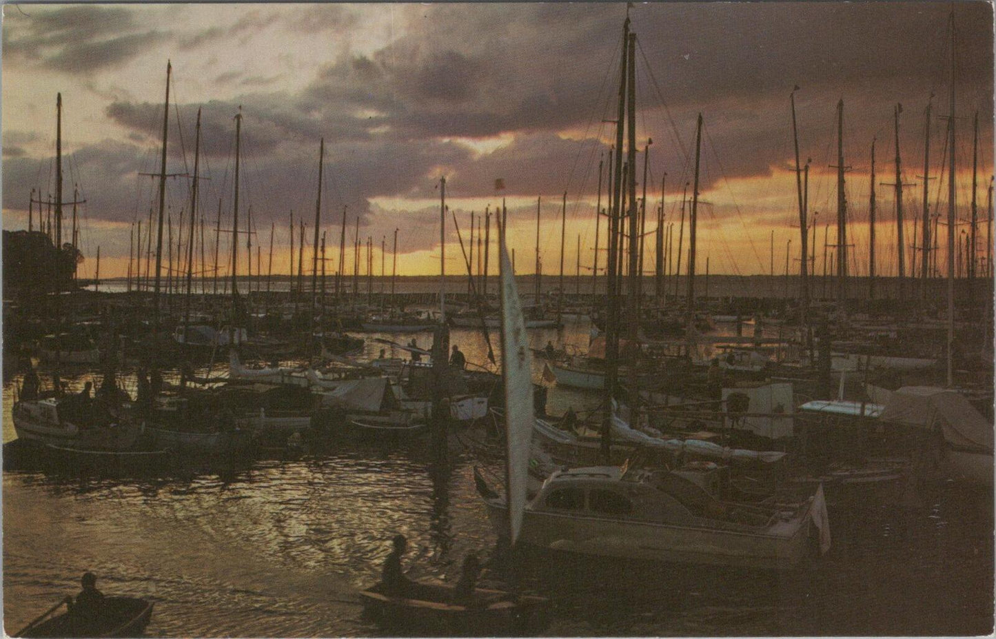 Isle of Wight Postcard: Yarmouth Harbour at Sunset with Sailing Boats XT2006