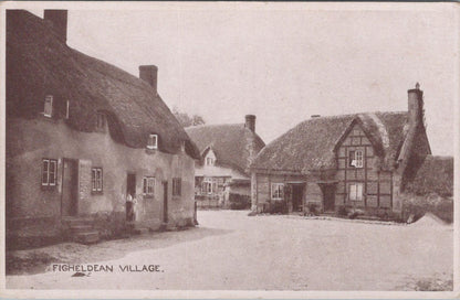 Wiltshire Postcard: Figheldean Village near Salisbury Plain, Cottages XT2021