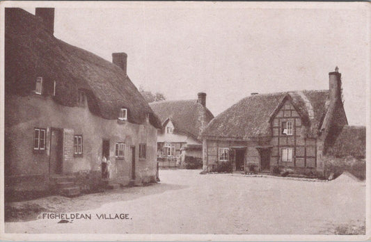Wiltshire Postcard: Figheldean Village near Salisbury Plain, Cottages XT2021