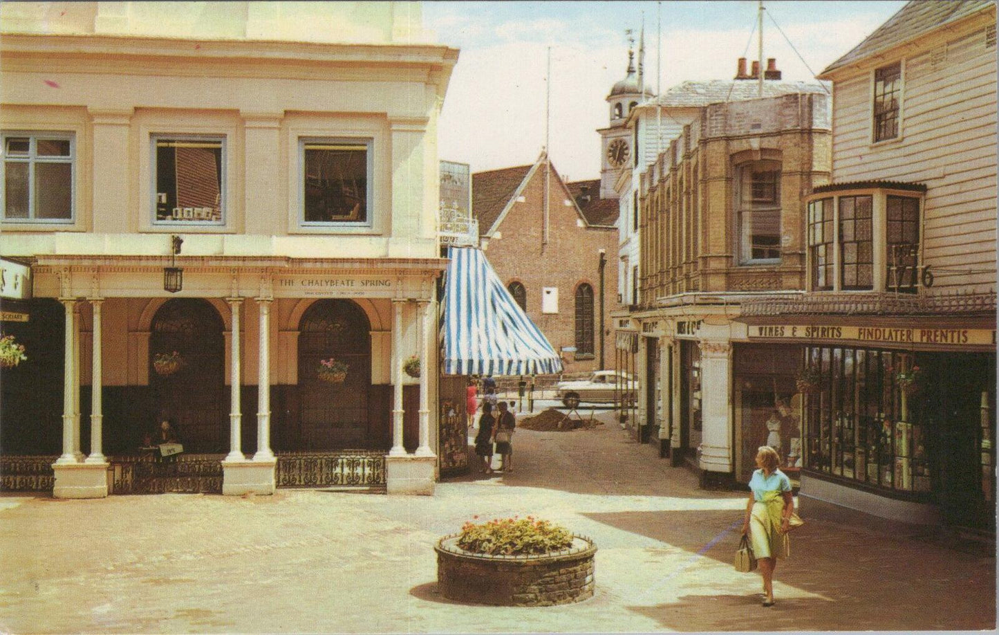 Kent Postcard: Chalybeate Spring The Pantiles Tunbridge Wells 1970's XT2066