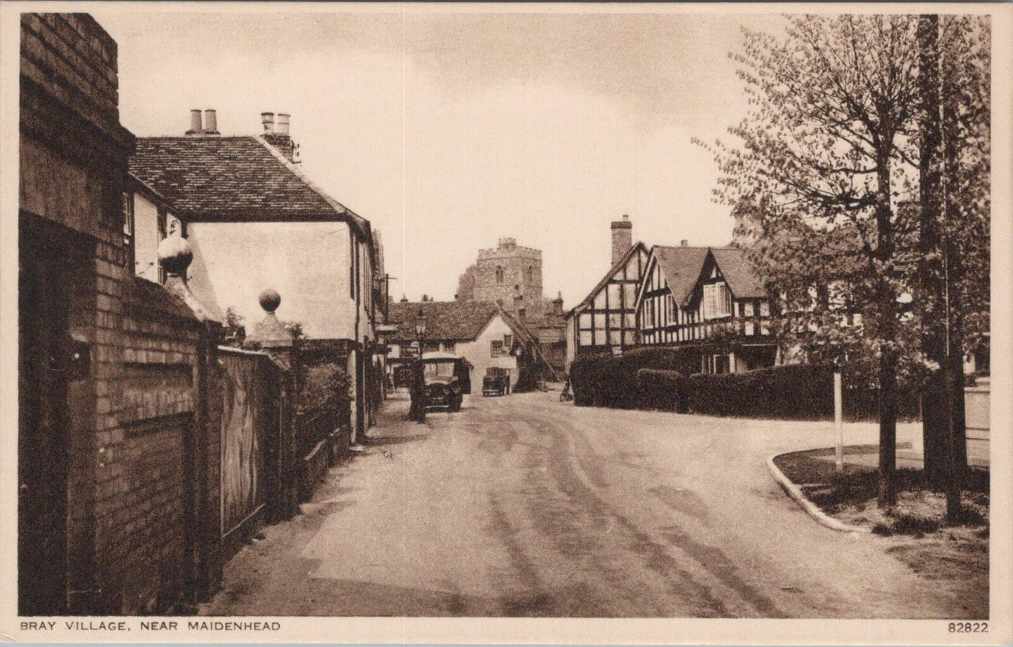 Berkshire Postcard: Bray Village, Near Maidenhead, St Michael's Church XT2082