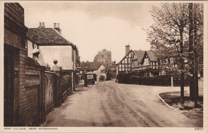 Berkshire Postcard: Bray Village, Near Maidenhead, St Michael's Church XT2082