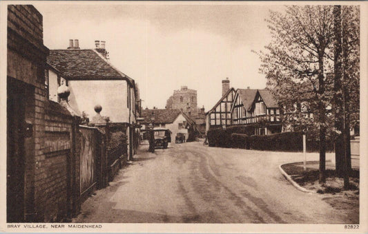 Berkshire Postcard: Bray Village, Near Maidenhead, St Michael's Church XT2082